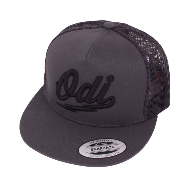 SCORCH-TRUCKER HAT: CHARCOAL / Black